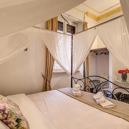 Colosseo Romeo فندق مبيت وإفطار