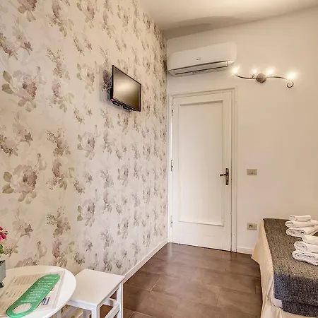 فندق مبيت وإفطار Colosseo Romeo
