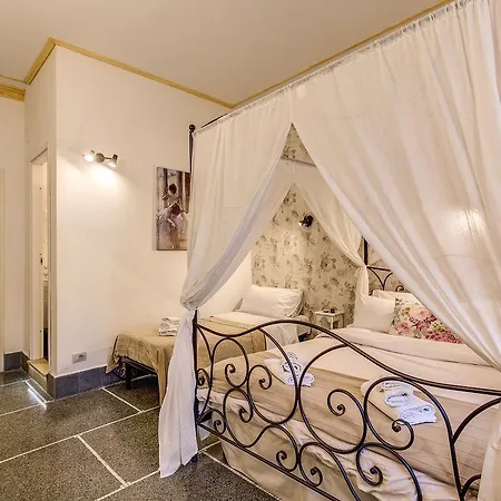 Colosseo Romeo فندق مبيت وإفطار روما